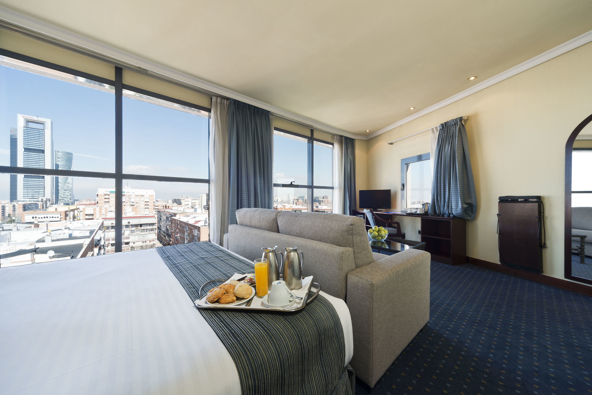 Crisol Via Castellana Hotel Madrid Room photo